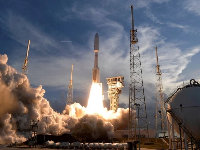 a united launch alliance atlas v rocket lifts off carrying amazon s project kuiper internet network satellites from the cape canaveral space force station in cape canaveral florida u s april 28 2025 photo reuters a united launch alliance atlas v rocket lifts off carrying amazon s project kuiper internet network satellites from the cape canaveral space force station in cape canaveral florida u s april 28 2025 photo reuters