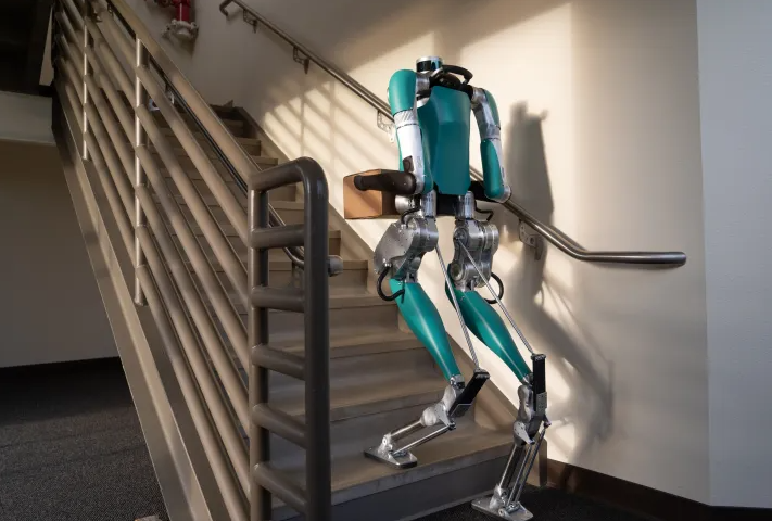 Amazon to test humanoid robots for doorstep deliveries in Rivian vans | The Express Tribune