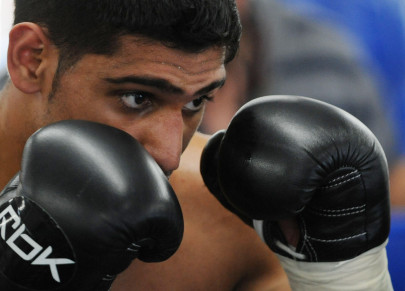 star boxer raises voice for flood victims