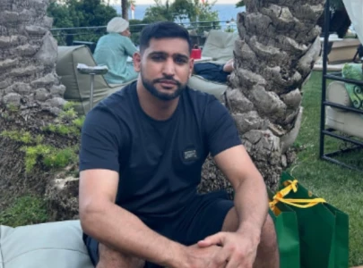 amir khan mistakenly leaves daughter in range rover during valet service
