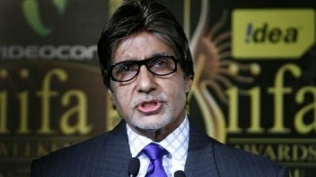 big b congratulates srk on 400 000 twitter followers big b congratulates srk on 400 000 twitter followers