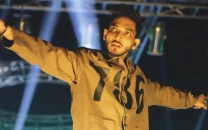 talha anjum adorns indian flag at concert in nepal talha anjum adorns indian flag at concert in nepal