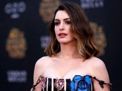 anne hathaway might return for the devil wears prada sequel