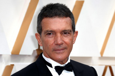 antonio banderas reveals he s been tested covid 19 positive antonio banderas reveals he s been tested covid 19 positive