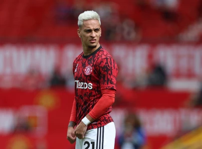 manchester united s antony to resume training