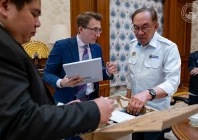 malaysian prime minister anwar ibrahim inspecting starlink kits photo anwar ibrahim x