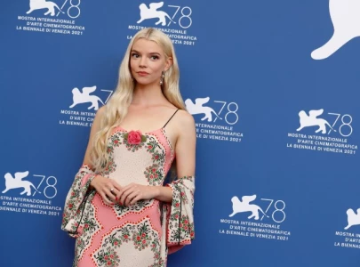 anya taylor joy s secret proposal on the forrest gump bench