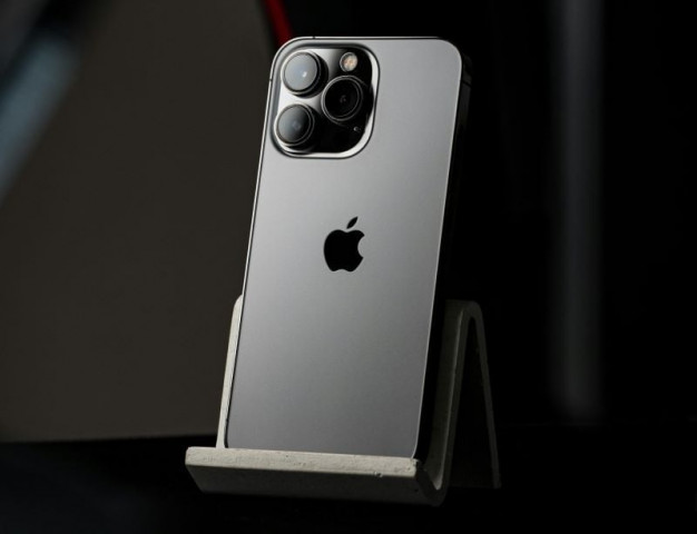 apple s iphone 16 struggles with ai features delay increasing huawei competition apple s iphone 16 struggles with ai features delay increasing huawei competition