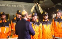 army s elite relief team arrives in colombo
