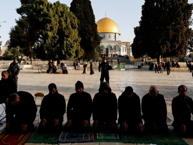 Around 100 Israeli occupiers storm Al-Aqsa Mosque compound, perform Talmudic rituals