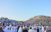 pilgrims ascend mount arafat for hajj climax pilgrims ascend mount arafat for hajj climax