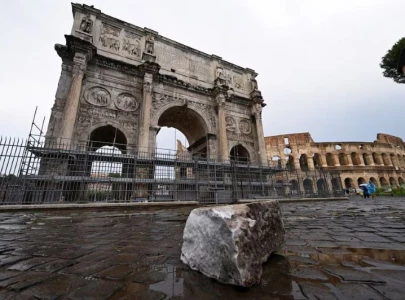 storm causes damage to ancient roman arch of constantine
