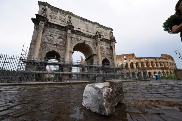 fragments of constantine s arch lie on the ground after lightning struck it during a storm in rome italy september 3 2024 photo reuters fragments of constantine s arch lie on the ground after lightning struck it during a storm in rome italy september 3 2024 photo reuters
