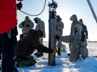 rocket experts build robots to observe ice melting beneath antarctica