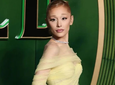 ariana grande reveals she is 4 years clean from botox and fillers