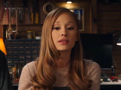 focker in law preview draws attention for obvious editing miss with ariana grande