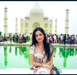 armeena rana shares throwback from taj mahal armeena rana shares throwback from taj mahal