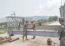 more troops reach flood hit areas