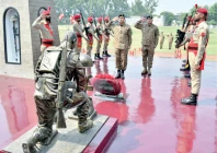 field marshal syed asim munir pays homage to the fallen soldiers at the yadgar e shuhada in peshawar photo ppi