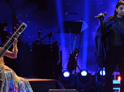 watch arooj aftab anoushka shankar perform udhero na at the 2023 grammys