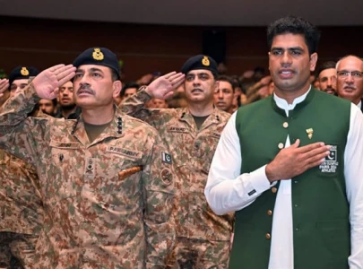army chief honours arshad nadeem s historic achievement at ghq ceremony