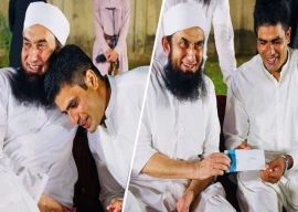 arshad nadeem meets tariq jamil receives cash reward of rs500 000 arshad nadeem meets tariq jamil receives cash reward of rs500 000