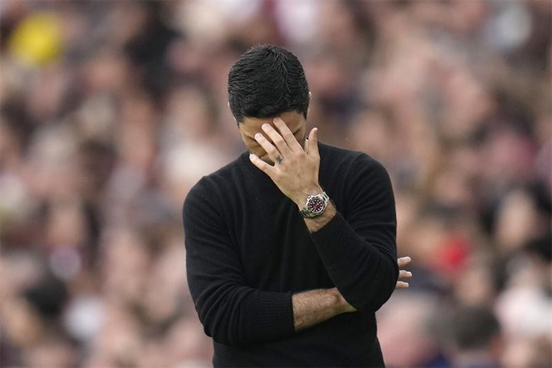Arteta apologises for unacceptable Arsenal 'collapse'
