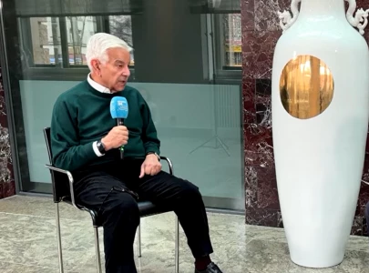 pakistan won t hesitate to conduct new strikes on afghanistan khawaja asif says