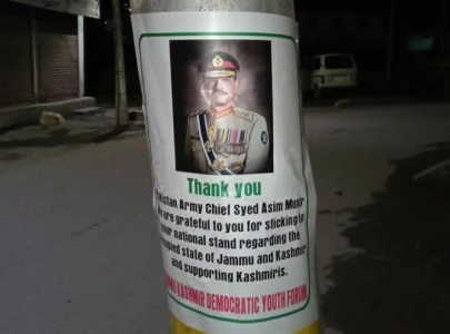 army chief s posters appear in iiojk on eve of defence day