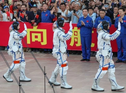 china sends astronaut on year long space mission as it eyes 2030 moon landing china sends astronaut on year long space mission as it eyes 2030 moon landing