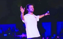atif aslam show draws crowd and controversy