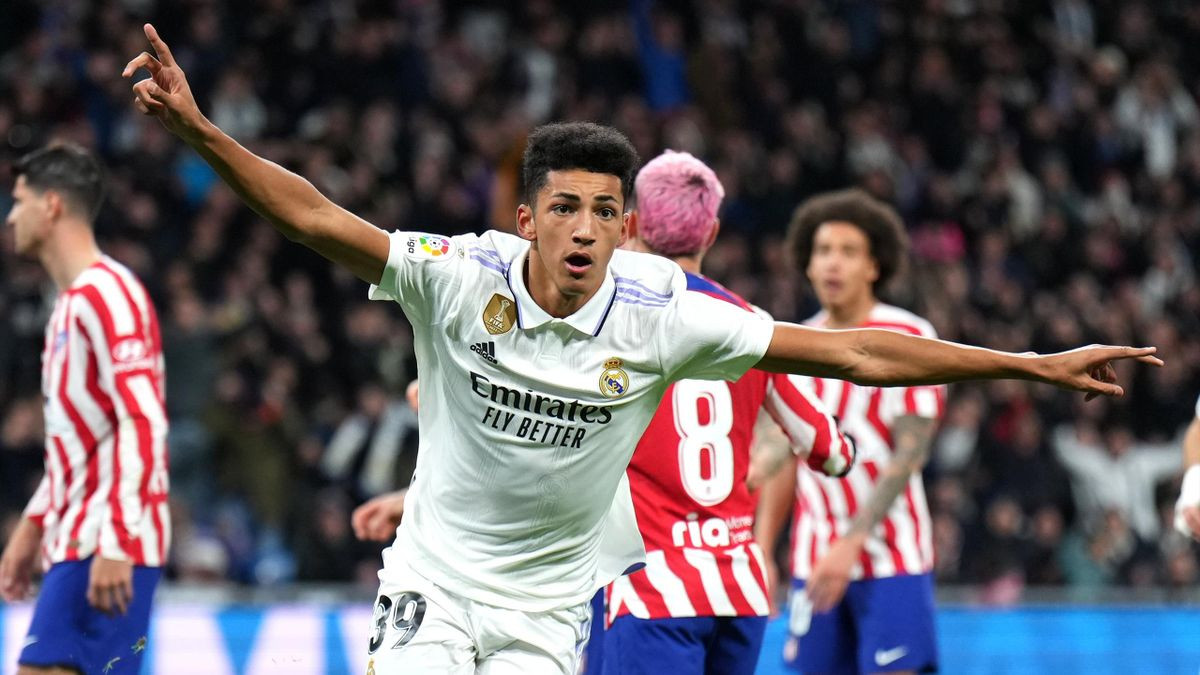 Atletico close in on Real Madrid