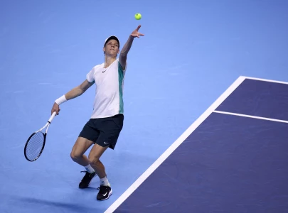 sinner edges djokovic to close in on atp finals sinner edges djokovic to close in on atp finals