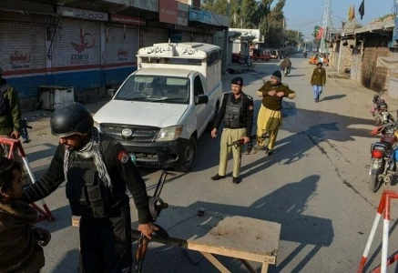 terrorist attack on police post in bannu foiled one attacker killed five injured