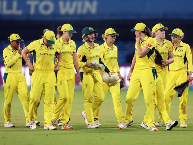 australia players walk off the field for lunch photo reuters australia players walk off the field for lunch photo reuters