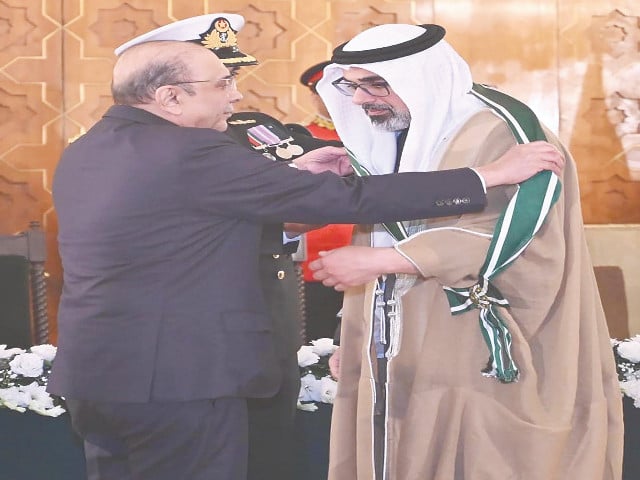 president asif ali zardari confers nishan i pakistan on abu dhabi crown prince sheikh khaled bin mohamed bin zayed at aiwan e sadr photo inp