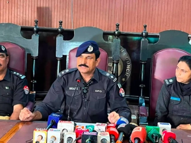 haripur district police officer shafiullah gandapur addressing a press conference photo via facebook haripur district police officer shafiullah gandapur addressing a press conference photo via facebook