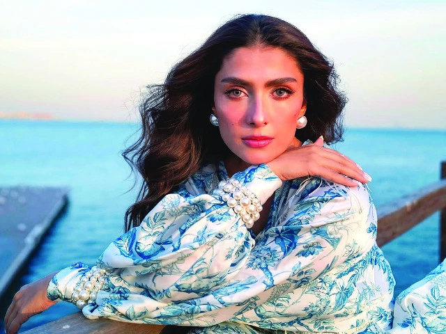 ayeza urged users to not share their private lives on social media photo instagram ayeza urged users to not share their private lives on social media photo instagram
