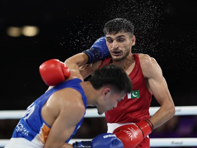 Boxing fades, four fight on
