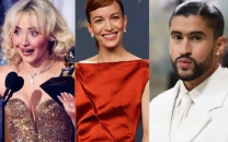 snl season 51 opens with bad bunny amy poehler and sabrina carpenter as hosts