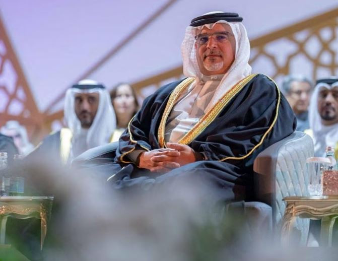 بحرین کے ولی عہد نے قطر کے امیر کو باڑ ٹھیک کرنے کا کہا  ایکسپریس ٹریبیون