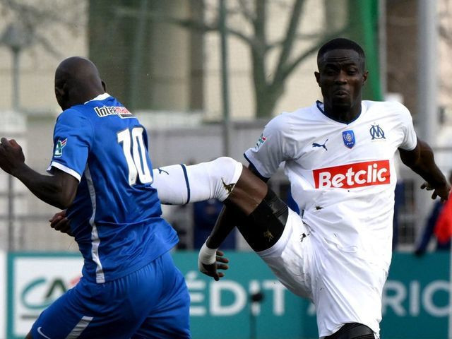 French Cup: Bailly's tackle leaves rival in ICU