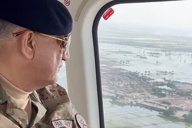 chief of army staff coas general qamar javed bajwa spent complete defence and martyrs day visiting far flung flood affected areas of balochistan photo ispr chief of army staff coas general qamar javed bajwa spent complete defence and martyrs day visiting far flung flood affected areas of balochistan photo ispr