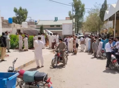two police officers three students injured by accidental fire outside balochistan governor s house two police officers three students injured by accidental fire outside balochistan governor s house