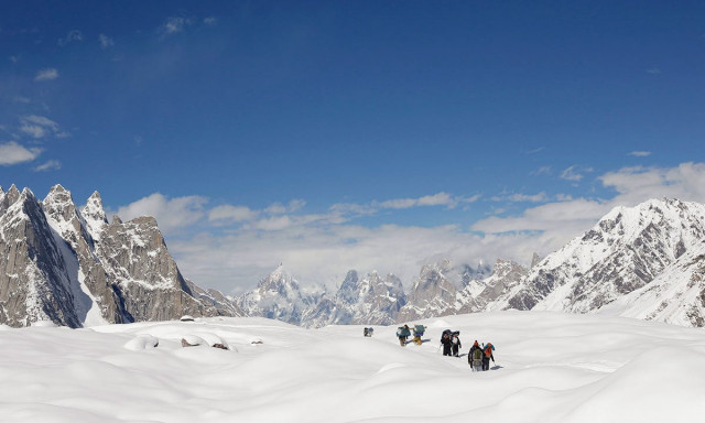 nepali sherpa sets climbing record on pakistan mountain nepali sherpa sets climbing record on pakistan mountain