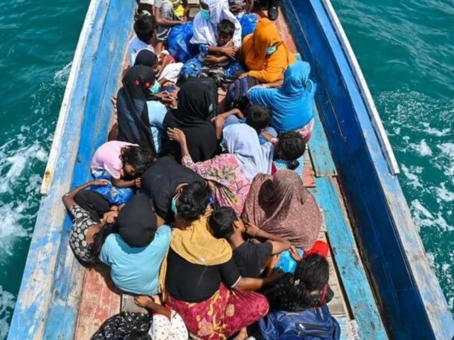 hundreds of people in india s border region with bangladesh have fled to the frontier police said wednesday after the government ordered the construction of detention centers for undocumented bangladeshi migrants and rohingya refugees photo afp hundreds of people in india s border region with bangladesh have fled to the frontier police said wednesday after the government ordered the construction of detention centers for undocumented bangladeshi migrants and rohingya refugees photo afp