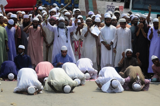 bangladesh demo over women s rights turns violent bangladesh demo over women s rights turns violent