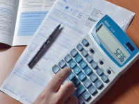 the fbr s performance has deteriorated despite distributing 1 000 cars and increasing salaries by up to 400 to incentivise officers to perform better photo afp the fbr s performance has deteriorated despite distributing 1 000 cars and increasing salaries by up to 400 to incentivise officers to perform better photo afp