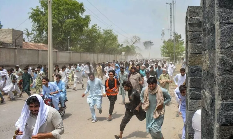 policemen stage rare protest in k p policemen stage rare protest in k p