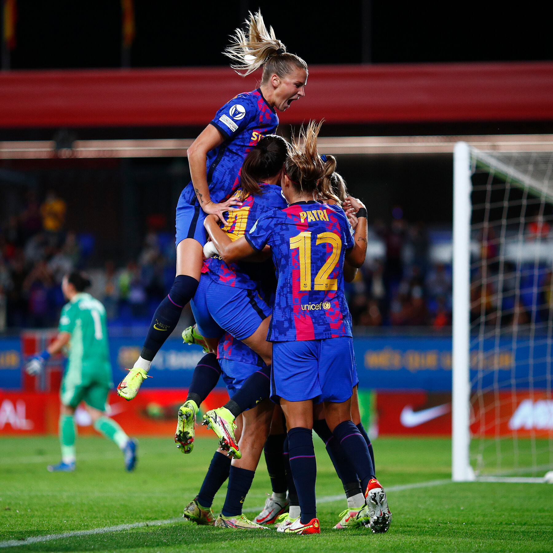 Barca, Arsenal reach Women's Champions League semis